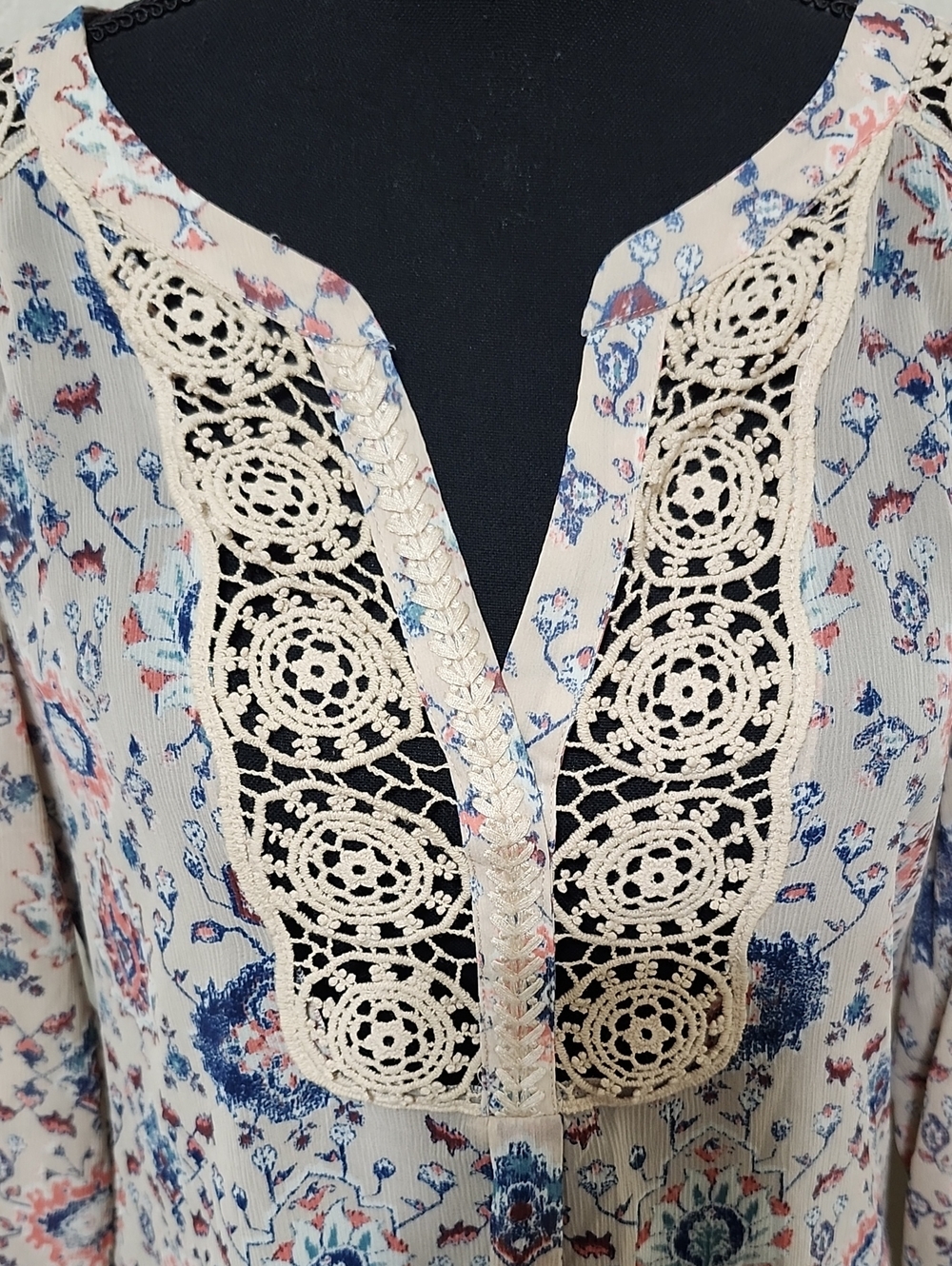 Anthropologie Maeve Viola Floral Crochet Lace Bib Blouse Top Size 6 EUC - Picture 3 of 11